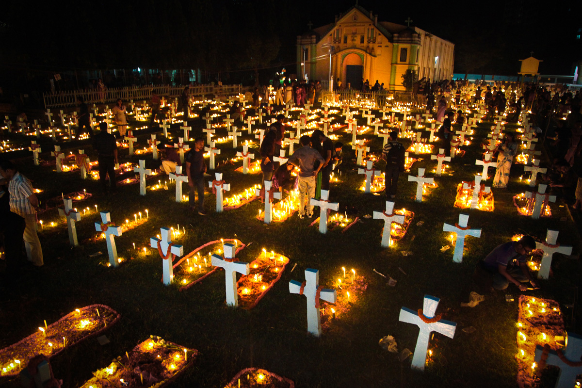 all-souls-day-dhaka-bangladesh-canon-eos-5d-mark-ii-ef24-105mm-usm-saud-a-faisal